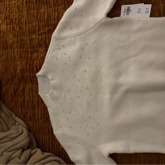 NWT Abercrombie Pearl Embellished Mockneck Sweater Tee - Picture 9 of 10